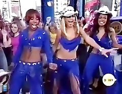 Video of adorable Beyonce in sexy clothes